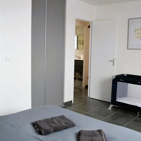 La Veille, Maison Neuve Avec Jardin