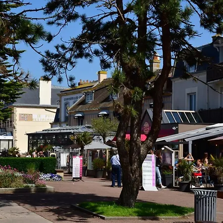 Casa de Férias La Veille, Maison Neuve Avec Jardin