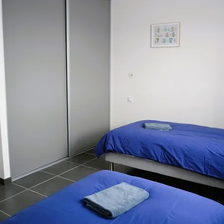 La Veille, Maison Neuve Avec Jardin Casa de Férias *