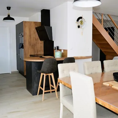 La Veille, Maison Neuve Avec Jardin