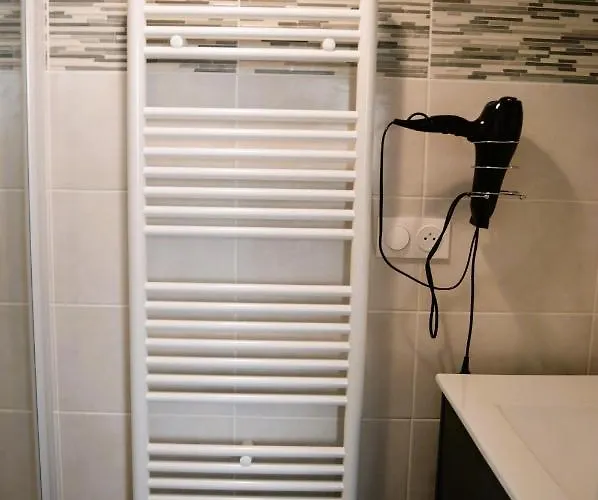 La Veille, Maison Neuve Avec Jardin Casa vacanze *