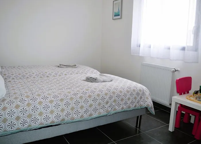 La Veille, Maison Neuve Avec Jardin